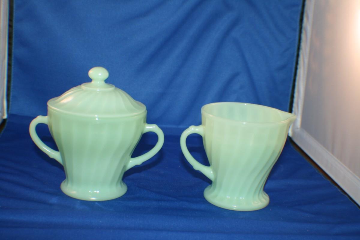 Photo 3 of Vintage Anchor Hocking Creamer Pitcher and Covered Sugar Bowl