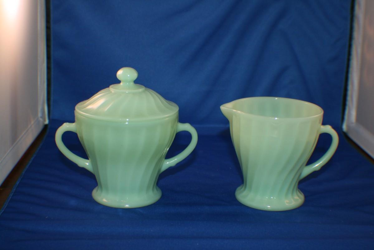 Photo 1 of Vintage Anchor Hocking Creamer Pitcher and Covered Sugar Bowl