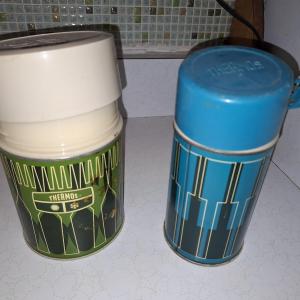 Photo of 2 Thermos