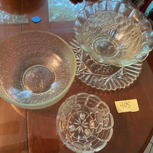 Photo of Lot of Vintage Glassware Bowls and Plate
