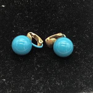 Photo of Vintage turquoise clip on earrings