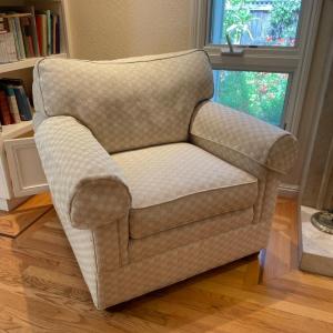 Photo of Ethan Allen oversized chair