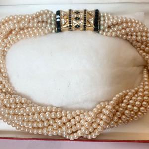 Photo of Ciner Twisted Pearl Chocker In Box