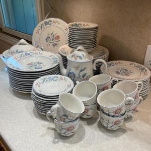 Photo of Villeroy and Boch Delia china