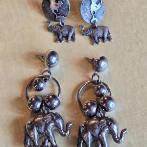 Photo of (2) Elephant Earrings