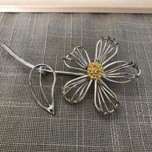 Photo of Cute Wire Daisy Pin/Brooch