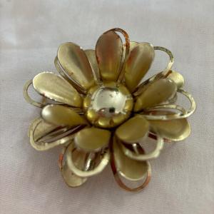 Photo of Vintage Daisy flowered brooch