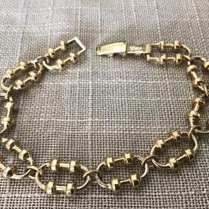 Photo of Avon Gold Tone Link Bracelet