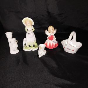 Photo of SMALL PORCELIAN COLLECTABLES