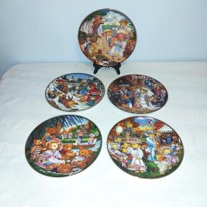Photo of CHERISHED TEDDY COLLECTOR PLATES