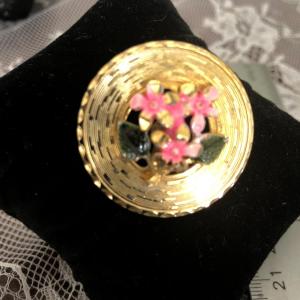 Photo of Vintage pink Dainty Flower Brooch