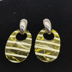 Photo of Gallery 14 yellow oval earrings