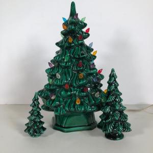 Photo of LOT 43B: Vintage Lit Ceramic Christmas Tree & More (Works)