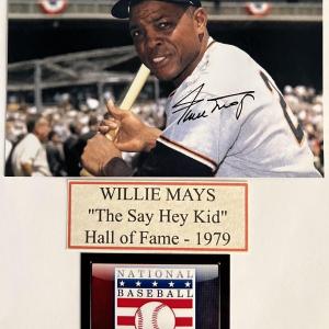 Photo of SF Giants Willie Mays signed photo
