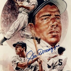 Photo of NY Yankees Joe DiMaggio signed photo