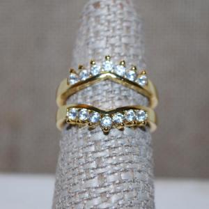 Photo of Size 7 Split 2 Tier Setting & Clear Stones Ring on a Gold Tone Band (5.1g)