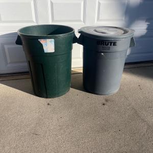 Photo of Rubbermaid 32 Gallon Garbage Cans (G-MG)