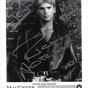 Photo of MacGyver Richard Dean Anderson signed photo