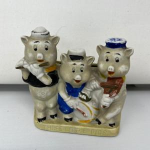 Photo of Vintage Disney 3 little pigs Toothbrush holder