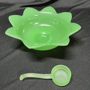 Photo of Fenton Jadeite bowl & uranium glass ladle