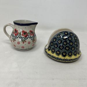 Photo of Polish pottery items