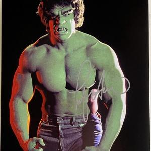 Photo of Incredible Hulk Lou Ferrigno signed photo