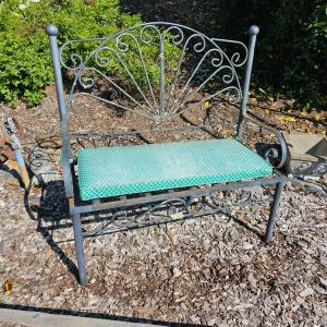 Photo of Wrought Iron Garden Bench w/Cushion (OY-JS)