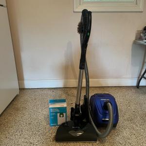 Photo of Simplicity Canister Vacuum & Swiffer (G-MG)