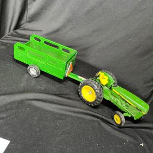 Photo of John Deer tractor & wagon
