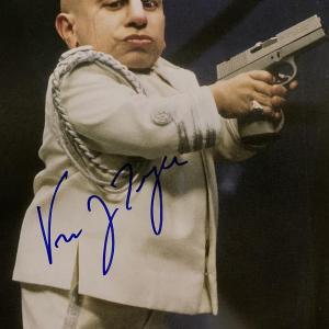 Photo of Austin Powers Verne Troyer signed movie photo