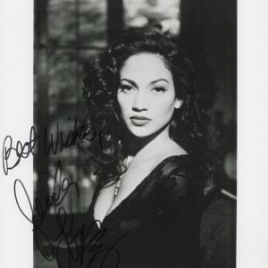 Photo of Jennifer Lopez signed photo. GFA Authenticated