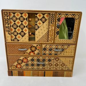 Photo of Oriental jewelry box