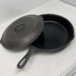 Photo of USA made Vintage cast iron skillet with lid