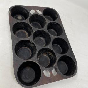 Photo of Cast Iron muffin pan
