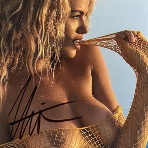 Photo of Sports Illustrated Swimsuit Model Hailey Clausen signed photo
