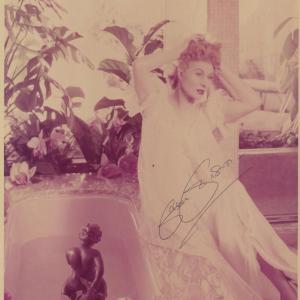 Photo of Greer Garson signed photo