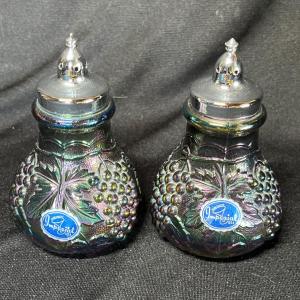 Photo of Imperial Carnival Glass shakers
