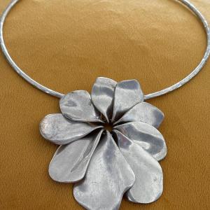 Photo of Robert Lee Morris, Soho, flower pendant wire collar necklace