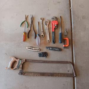 Photo of HAND TOOLS (4)