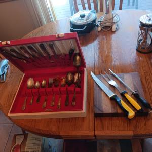 Photo of 4 PLACE SETTING OF SILVER PLATE FLATWARE IN CHEST AND CARVING SET