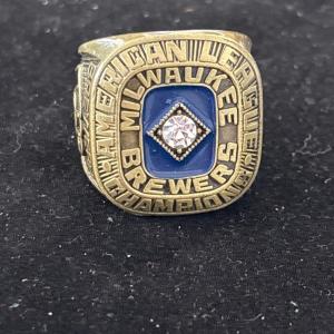 Photo of Milwaukee Brewers 1982 AL Champions Replica Ring MLB