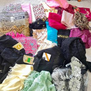 Photo of Lot of 28 Scarves - Some NWT