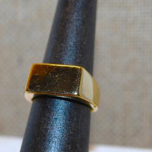 Photo of Size 5½ All Gold Tone Rectangle Top Ring (6.1g)