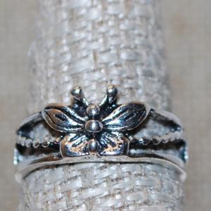 Photo of Size 8 All Silver Tone "Moth" Ring (2.4g)