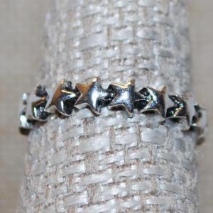 Photo of Size 7 All Silver Tone "Line of Stars" Eternity Style Ring (1.9g)