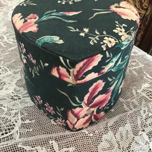 Photo of Vintage heart floral jewelry box with lid