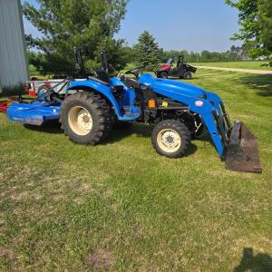 Photo of New Holland TC29 Tractor with 3 attachments