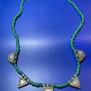 Photo of Vintage Jadeite 21" Beaded Fashion Necklace w/No Clasp as Pictured.