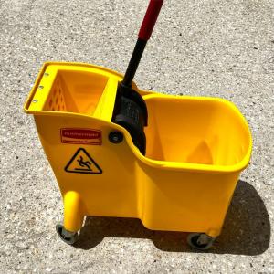 Photo of Rubbermaid Commercial Products Mop Bucket with Wringer