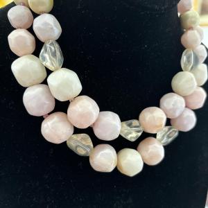 Photo of Vintage plastic round beads, pale, Pink